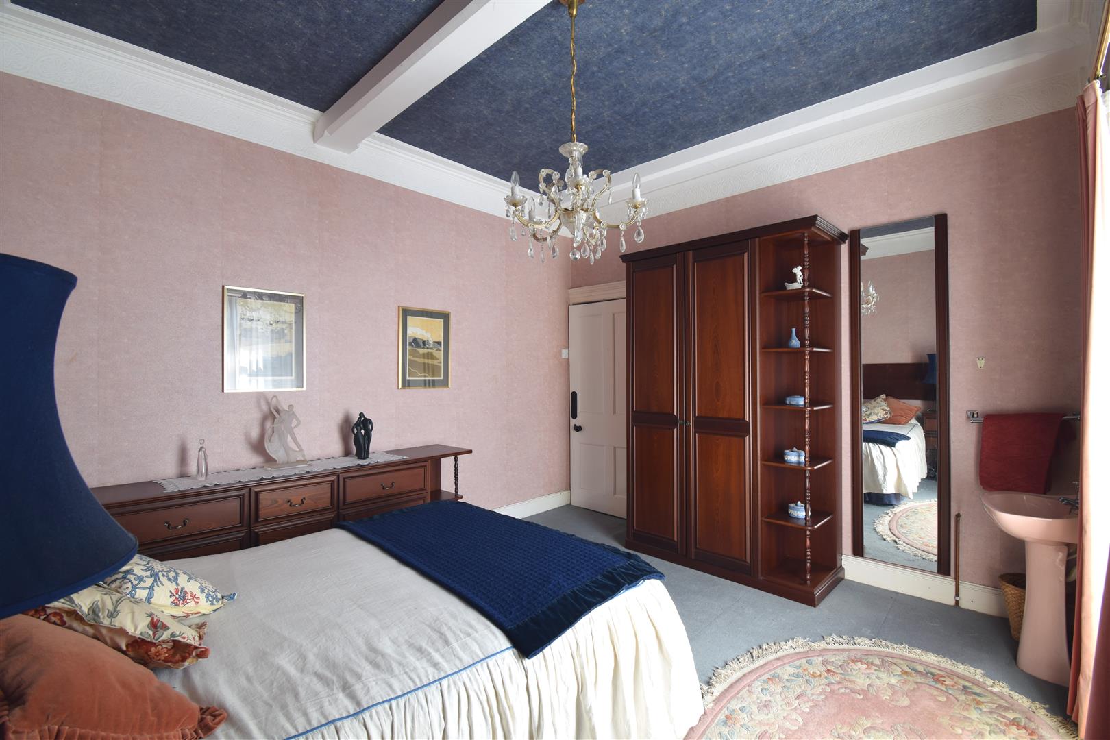 ANOTHER ROOM ASPECT
